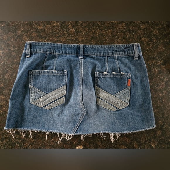 VintageAmerican Eagle Live Your Life Y2K Blue Jean Mini Skirt Distressed Sz 12 - Picture 3 of 7